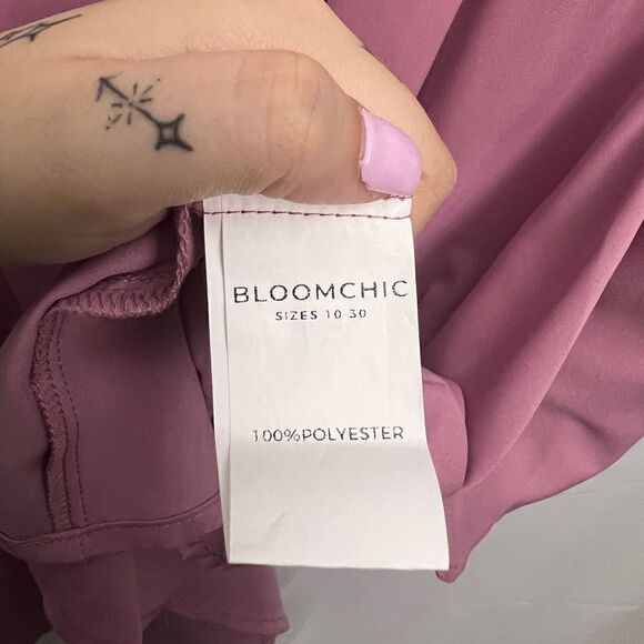 Bloomchic Knotted Front Top - Picture 5 of 5